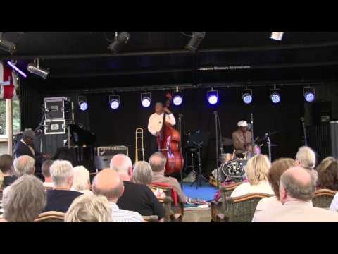 Squeeze Me - Reynold 'Zeke' Mullins & Harlem Blues and Jazz Band