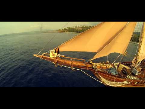 Gede Robi – Freedom Skies (Robi Navicula solo project)