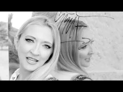 Senol De Los Tiempos (Sign Of The Times) - Jelena feat. José Feliciano (Official Music Video)