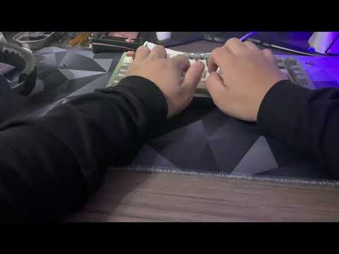 Cleanest Keychron Q1 (Lubed Neapolitans with PE/Tape Mod)