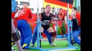 preview picture of video 'Markus Hinz - Squats / Kniebeugen 300 kg - National Championships 2006 Powerlifting'