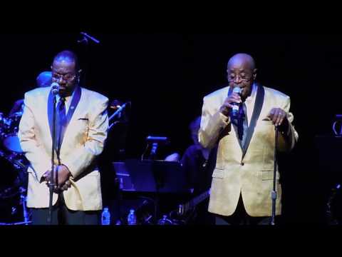 The Clovers Blue Velvet  w/ Harold Winley