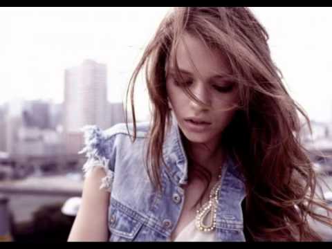 Cathy Burton & Cosmic Gate – Drifting Away