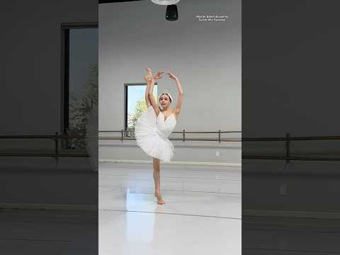 She is THE SWAN 🦢 #ballet #dance #dancer #ballerina