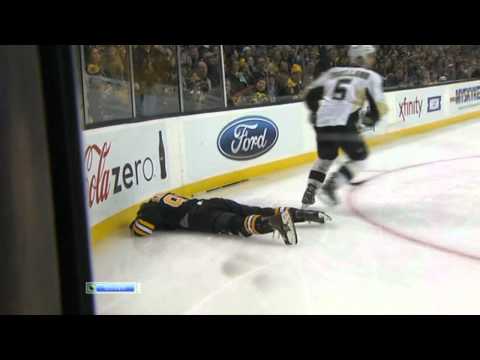 Engelland hits Savard (Boston Bruins & Pittsburg Penguins),NHL,15/01/2011