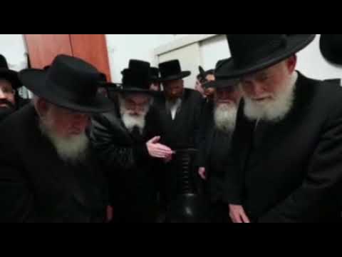 Viznitz Rebbe R' Mendel Menachem Avel the Kanievsky Family - Adar II 5782