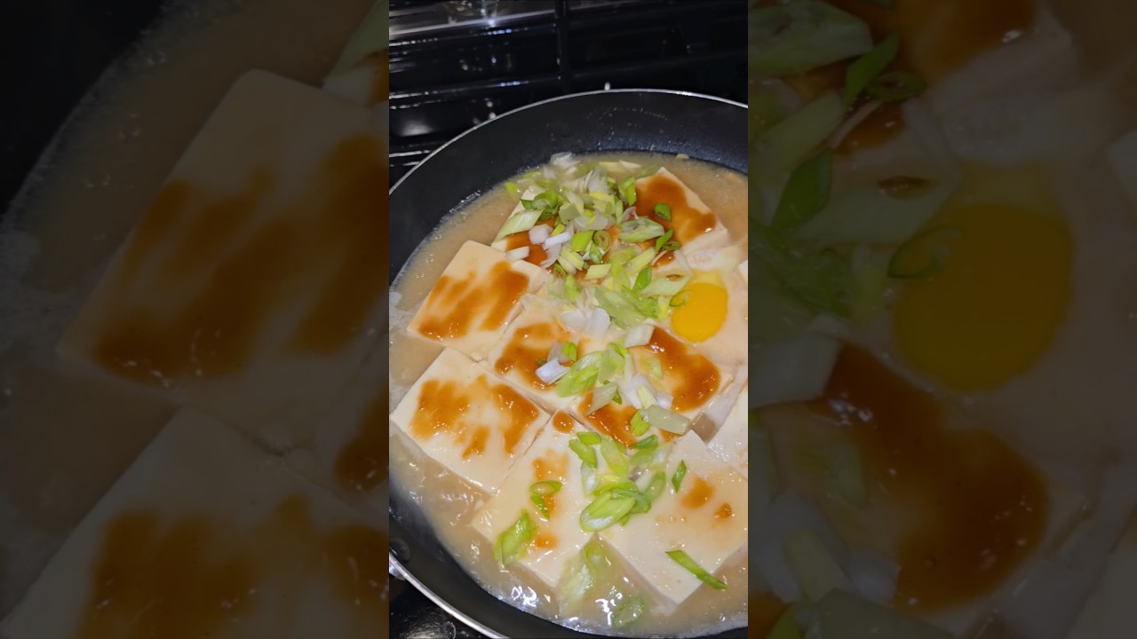 Japanese women live almost forever because they eat Tofu and Miso soup! お豆腐の白味噌煮込み　淡路島玉ねぎ出汁使用🙂🙏🍚