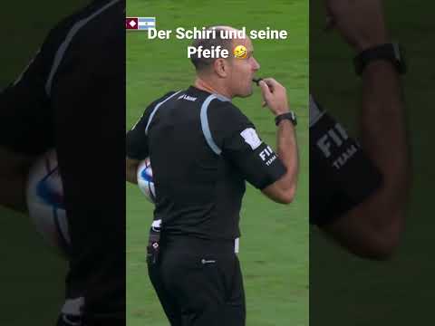 Der Schiri und seine Pfeife #wm2022 Argentinien Niederlande