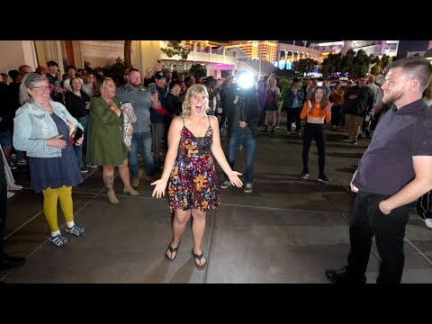 Guy Serenades Girl During Flash Mob... But That's Not The Surprise