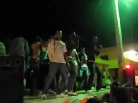 Trebol Light ft Enpha (En vivo 2008) se sofocan