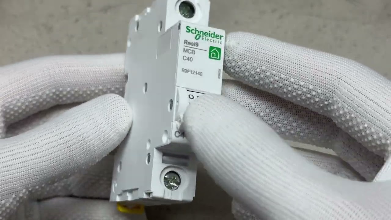 Автоматический выключатель 1P 40А С Resi9 Schneider Electric R9F12140