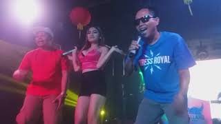 Download lagu MEIKE YOLANDA vs STRES ROYAL live SUGAR cafe JOGJA mp3