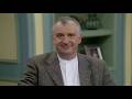 Douglas Adams 1998: Hitchhiker's Guide, Pink Floyd, and a Field in Innsbruck | Dini Petty
