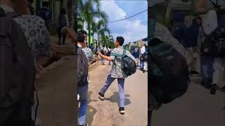 Download lagu Suasana Kepulangan Siswa dan Siswi SMK Muhammadiyah Tumijajar  #2 mp3