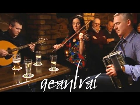 Brenda Curtin, Dónal Murphy & Kevin Murphy | Tigh Uí Mhurchú | Geantraí 2012 | TG4