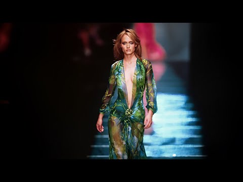 VERSACE Spring Summer 2000 Milan 4K -The Iconic Green dress show! - Canale Moda