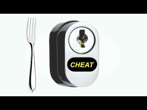 Abrindo a tranca de uma porta com um garfo. Oficial! Opening a door lock with a fork.