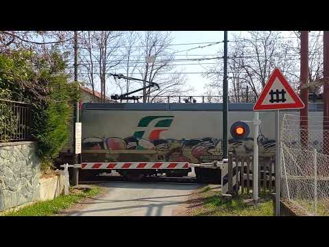 Passaggio a livello Rocca Grimalda (AL) - Level crossing - Bahnübergang