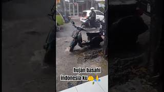 Download lagu hujan basahi vespaku😁🤲🛵 #vespa #shorts #vespaviral #trendingshorts mp3