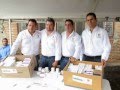 Luis Fernando Bayardo de Democracia Social AVE entrega medicamentos gratuitos en Zapotlán
