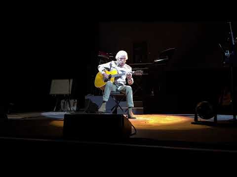 THE STEVE HOWE’S ACOUSTIC SET AT THE AZTEC THEATER IN SAN ANTONIO, TEXAS ON OCTOBER 21, 2022.