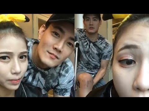 ขมิ้นสำหรับโรคสะเก็ดเงิน ฝ่ามือโรคสะเก็ดเงินบนนิ้วมือ
