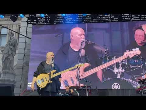 Thumbnail HORAK spielt OSTBAHN am Rathausplatz