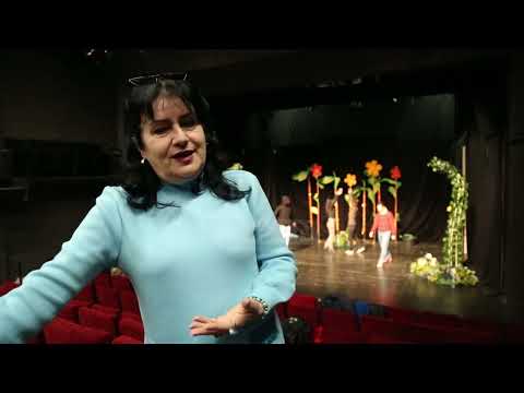 "PARFUME" NGA SAIMIRA DAKO - NËN DRITËN E SKENËS, PREMIERA “LULET E IDËS SË VOGËL”