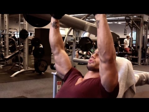 Let's Pump Muscles #13 Die Brust mit Theo!