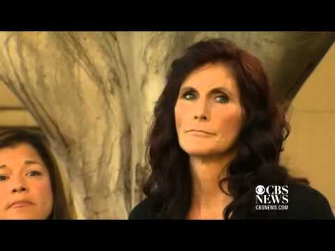 "Innocence of Muslims" actress suing filmmaker