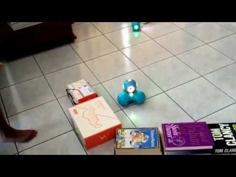 Advait programs Wonder Workshop's Dash and Dot programmable robots.