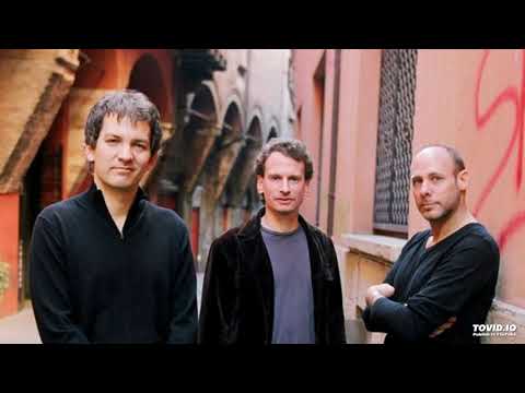 Brad Mehldau Trio - Baby plays around/Young at heart (live)