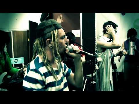 ELMAYONESA Feat. LOS COHOLINS - KES EI TANTSI ON POLITSEI - (Ensayo)