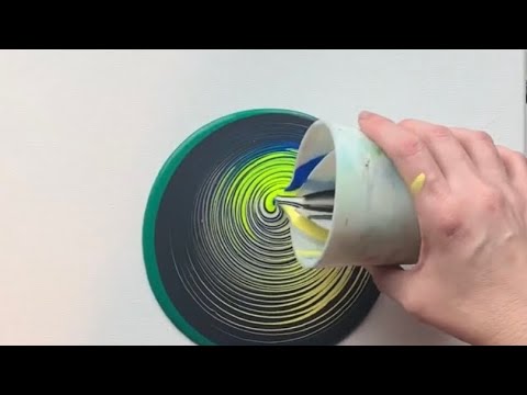 (37) Acrylic Pouring Tree Ring Pour on a turntable Double Split Cup