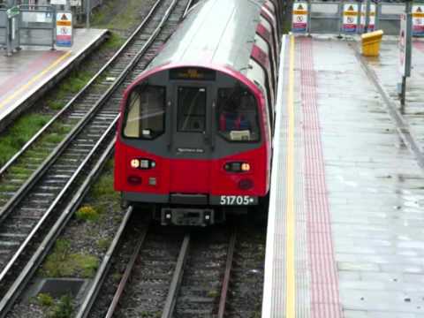 THE NEW VAUDEVILLE BAND  FINCHLEY CENTRAL.wmv