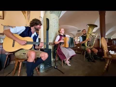 Franziska Pauli - Feuerwehrpolka (Live im Münchner Hofbräuhaus)