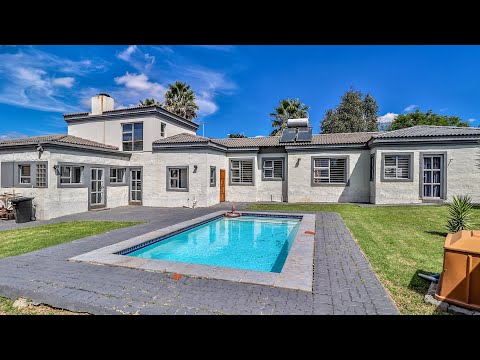 3 Bedroom House For Sale in Van Riebeeck Park