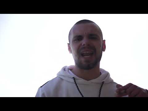 ESTRATEGIKO -ES LA HORA PROD. VIDIIBEATS