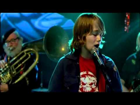 download lagu mp3 mp4 Far Til Fire Nu Har Du Glemt Mig, download mp3 Far Til Fire Nu Har Du Glemt Mig free downloadn, video klip Far Til Fire Nu Har Du Glemt Mig
