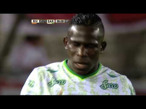 Los salvó el palo. River 2 Sarmiento 1. Fecha 10. Primera División 2016