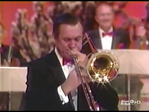 Bob Havens Feature: "Rudolph the Red-Nosed Reindeer" (Dixieland Style) from the Christmas show, 1985