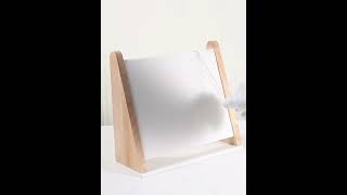 Stojanček, stojan, dekolt na retiazky biela