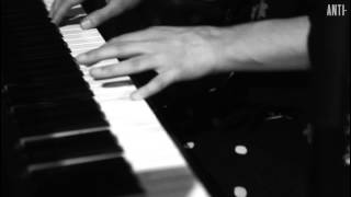 Broken Twin - You Can't Put Your Arms Around A Memory (Live)