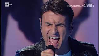 Sal Da Vinci omaggia Pino Daniele - Domenica In 06/01/2019