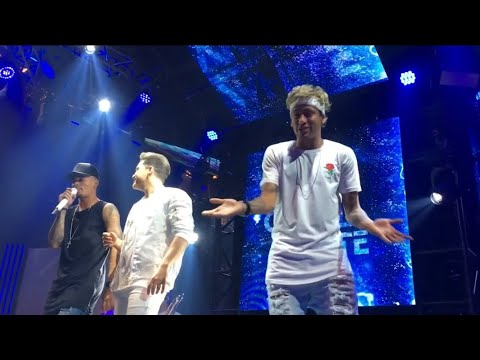 Rare video of Neymar Jr dancing on stage😍🤯