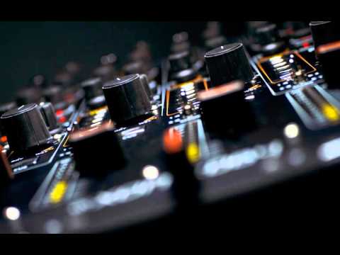 KID KOMAS - GIRLZ WHAT (KNASSIX Ma$HuP 2014)