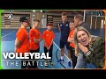 Helpt afluisteren de meiden naar de overwinning? | Battle Volleybal | Zappsport