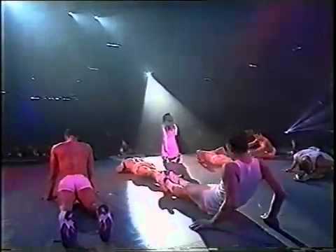 Björk - It's Oh So Quiet (Smash Hits Poll Winners' Party, UK 1995).mp4