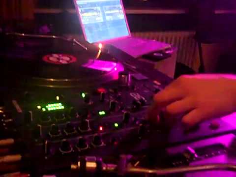 Alland Byallo (Dirt Crew, Liebe *Detail) at TwenFM Clubnacht 29-01-2011