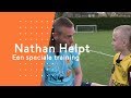 ‘Alle goede voetballers op de wereld hebben dit kapsel!’ | Nathan Helpt #3